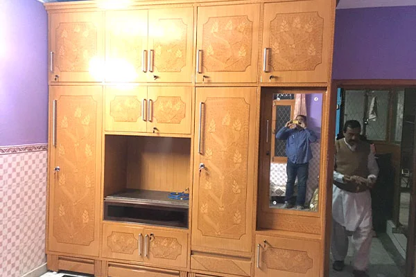 Wall Fitting Almirah